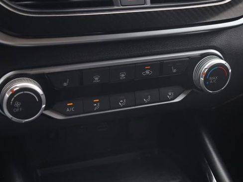 Used 2023 Nissan Altima 2.0 SR FWD image 12