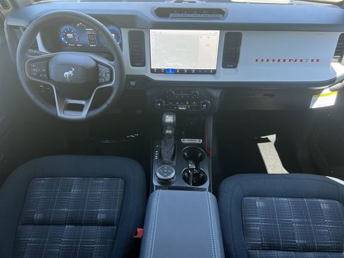 New 2026 Ford Bronco Heritage Edition AWD/4WD image 2