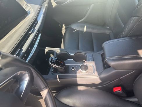 Certified 2025 Cadillac XT4 Premium Luxury image 9