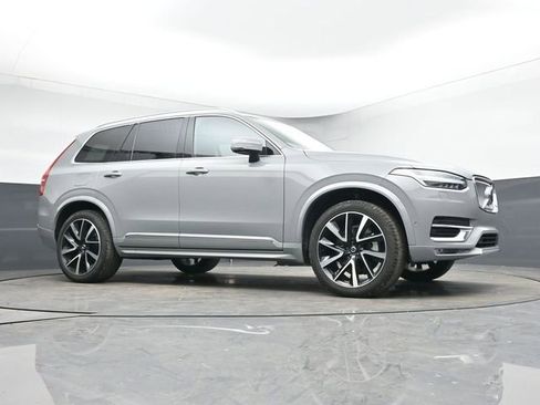 Used 2025 Volvo XC90 B6 Plus image 9