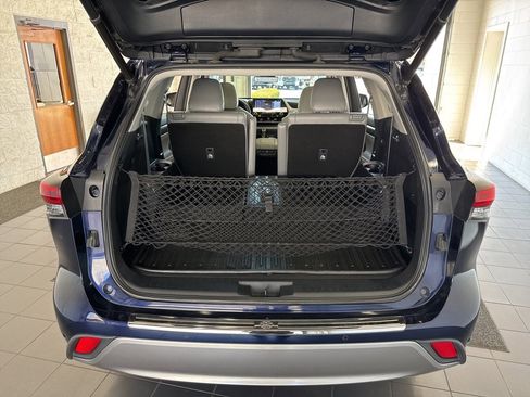 Used 2022 Toyota Highlander Platinum image 9