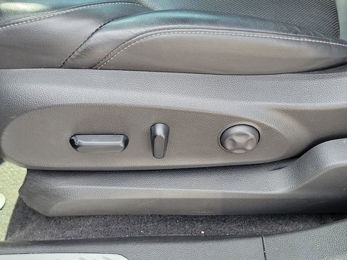 Used 2020 Buick Envision Essence AWD/4WD image 18