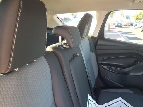 Used 2018 Ford Escape SE image 15