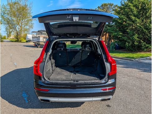 Used 2021 Volvo XC90 T5 Momentum w/ Climate Package AWD/4WD image 7