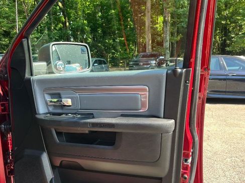 Used 2021 RAM 1500 Classic SLT RWD image 29