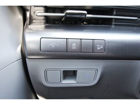 Certified 2025 Hyundai Kona SEL image 23