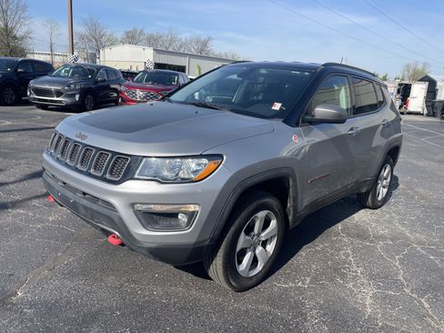 Used 2020 Jeep Compass Trailhawk image 2