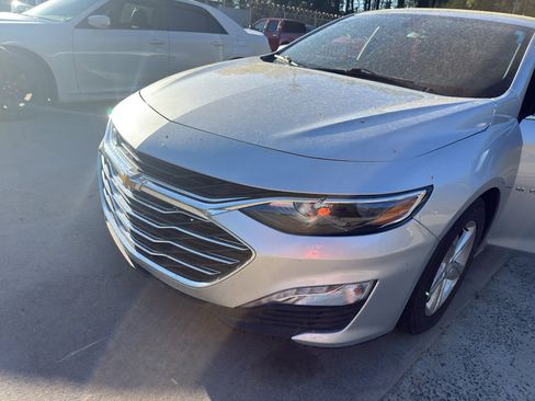 Used 2022 Chevrolet Malibu LT image 1