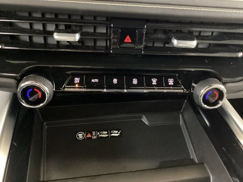 Used 2025 Chevrolet Tahoe Premier w/ Sun And Tow Package AWD/4WD image 69
