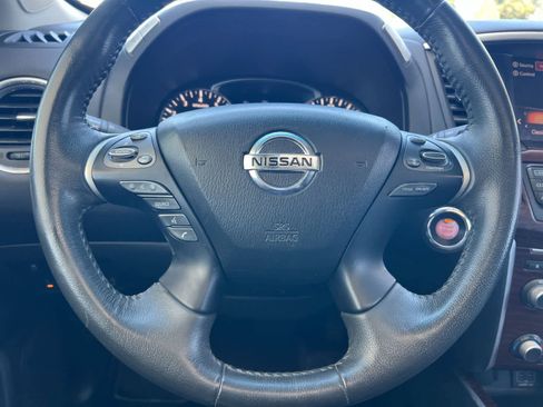 Used 2018 Nissan Pathfinder Platinum FWD image 27
