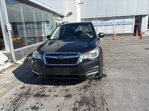 Used 2017 Subaru Forester 2.5i Premium image 4