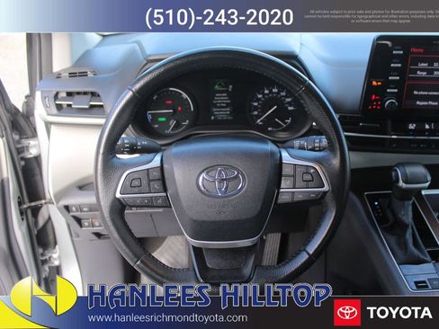 Used 2024 Toyota Sienna XLE image 21