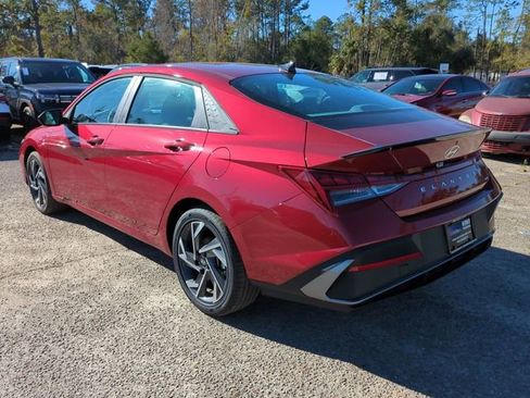 New 2025 Hyundai Elantra SEL image 7