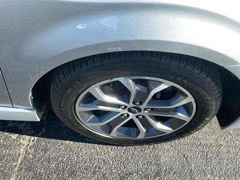 Used 2020 Chevrolet Sonic LT w/ Convenience Package image 24