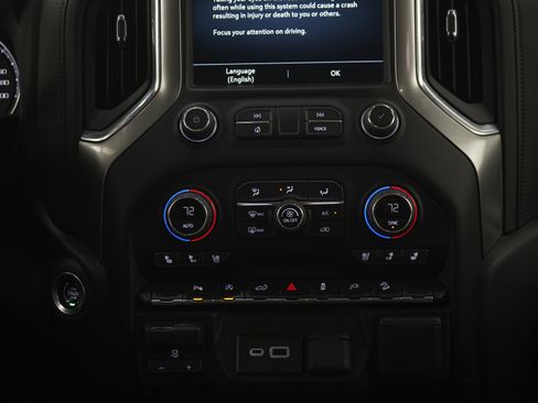 Used 2022 Chevrolet Silverado 1500 LTZ w/ Z71 Off-Road Package AWD/4WD image 16