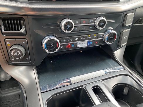 Certified 2025 Ford F150 Lariat w/ Equipment Group 501A Mid image 29