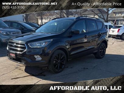 Used 2017 Ford Escape SE w/ SE Sport Appearance Package