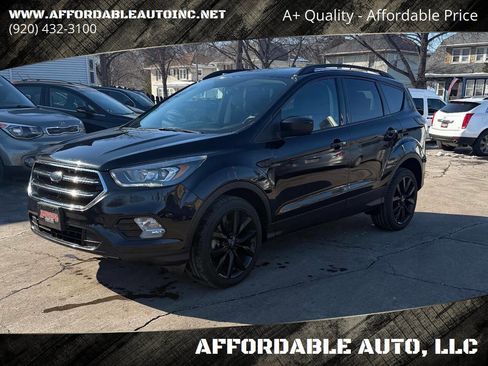 Used 2017 Ford Escape SE w/ SE Sport Appearance Package image 1
