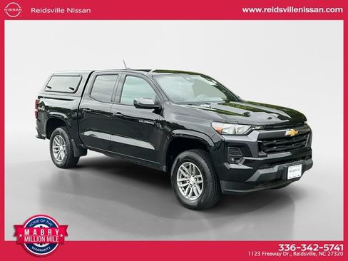 Used 2023 Chevrolet Colorado LT w/ LT Convenience Package II AWD/4WD image 8