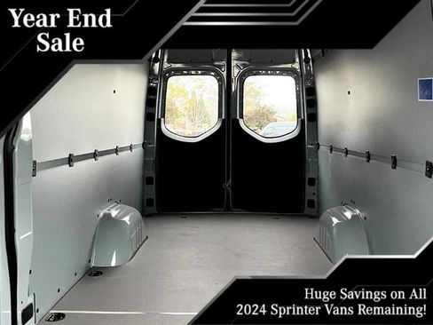 New 2024 Mercedes-Benz Sprinter 2500 image 17