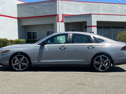 Used 2024 Honda Accord Sport image 9