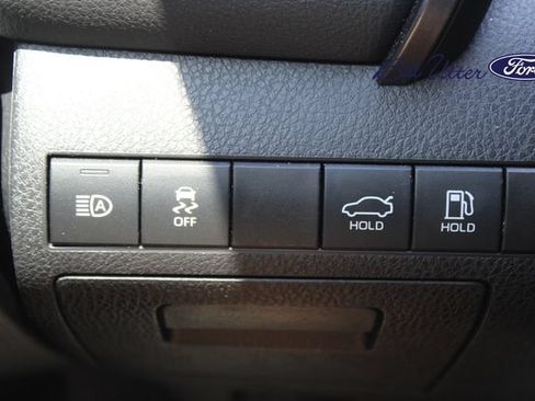 Used 2019 Toyota Camry SE w/ Convenience Package FWD image 20