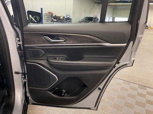 Used 2023 Jeep Grand Cherokee 4WD 4xe image 42