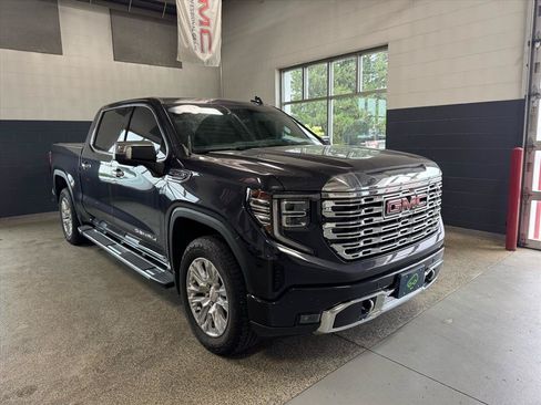 Certified 2024 GMC Sierra 1500 Denali w/ Technology Package AWD/4WD image 3