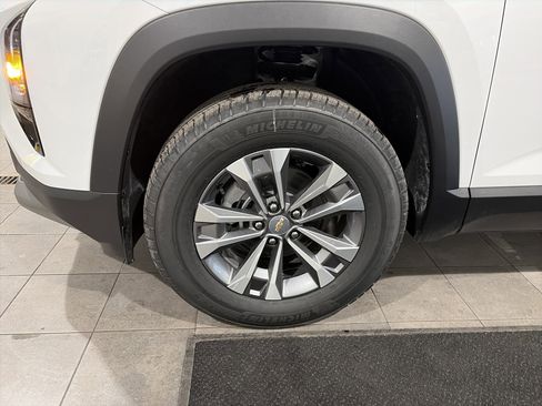 New 2026 Chevrolet Equinox LT image 10