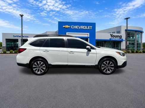 Used 2017 Subaru Outback 2.5i Limited AWD/4WD image 5