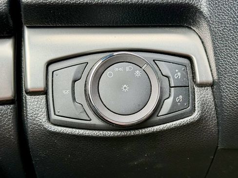 Used 2018 Ford Explorer XLT AWD/4WD image 22