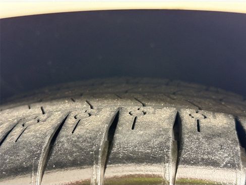 Used 2022 Chevrolet Corvette Stingray Preferred Cpe w/ Engine Appearance Package image 31