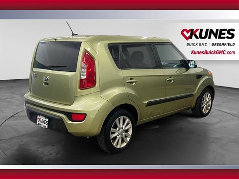 Used 2013 Kia Soul + FWD image 9