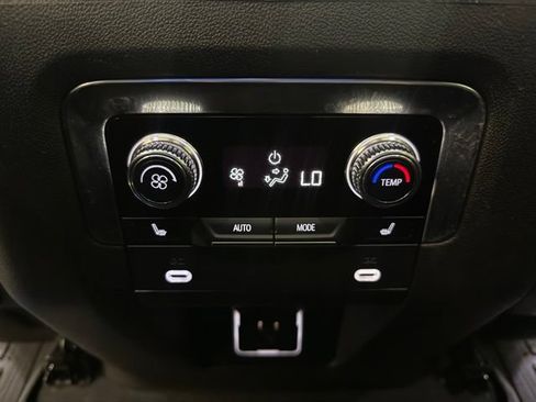 Used 2023 GMC Yukon AT4 w/ AT4 Premium Package AWD/4WD image 33