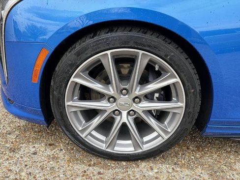 Certified 2025 Cadillac CT4 V RWD image 32