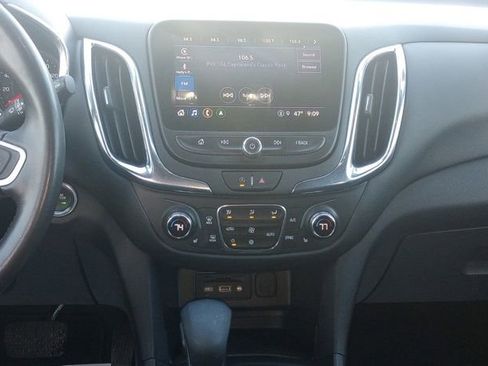 Used 2022 Chevrolet Equinox LT image 12
