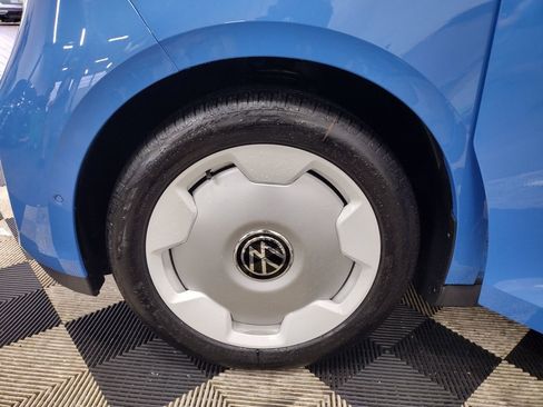 New 2025 Volkswagen ID. Buzz 1st Edition image 5