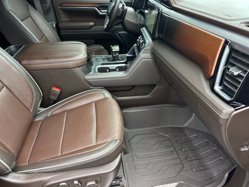 Used 2024 GMC Sierra 1500 Denali w/ Technology Package AWD/4WD image 14