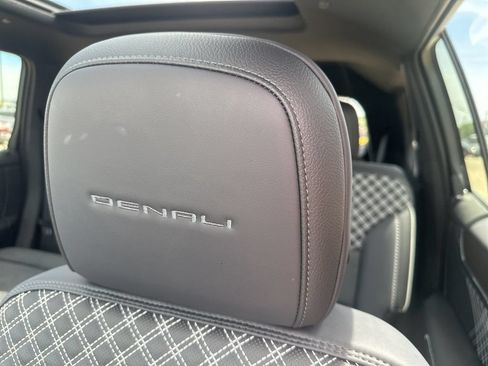 Used 2025 GMC Acadia Denali w/ LPO, Floor Liner Package AWD/4WD image 5