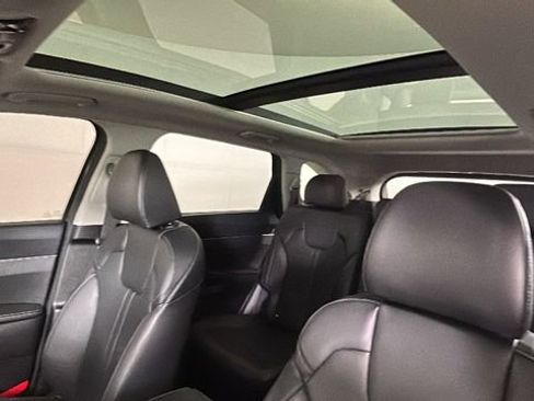 Used 2025 Kia Sorento S w/ Panoramic Sunroof Package AWD/4WD image 13