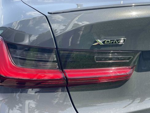 Used 2023 BMW 330i xDrive Sedan w/ M Sport Package AWD/4WD image 9