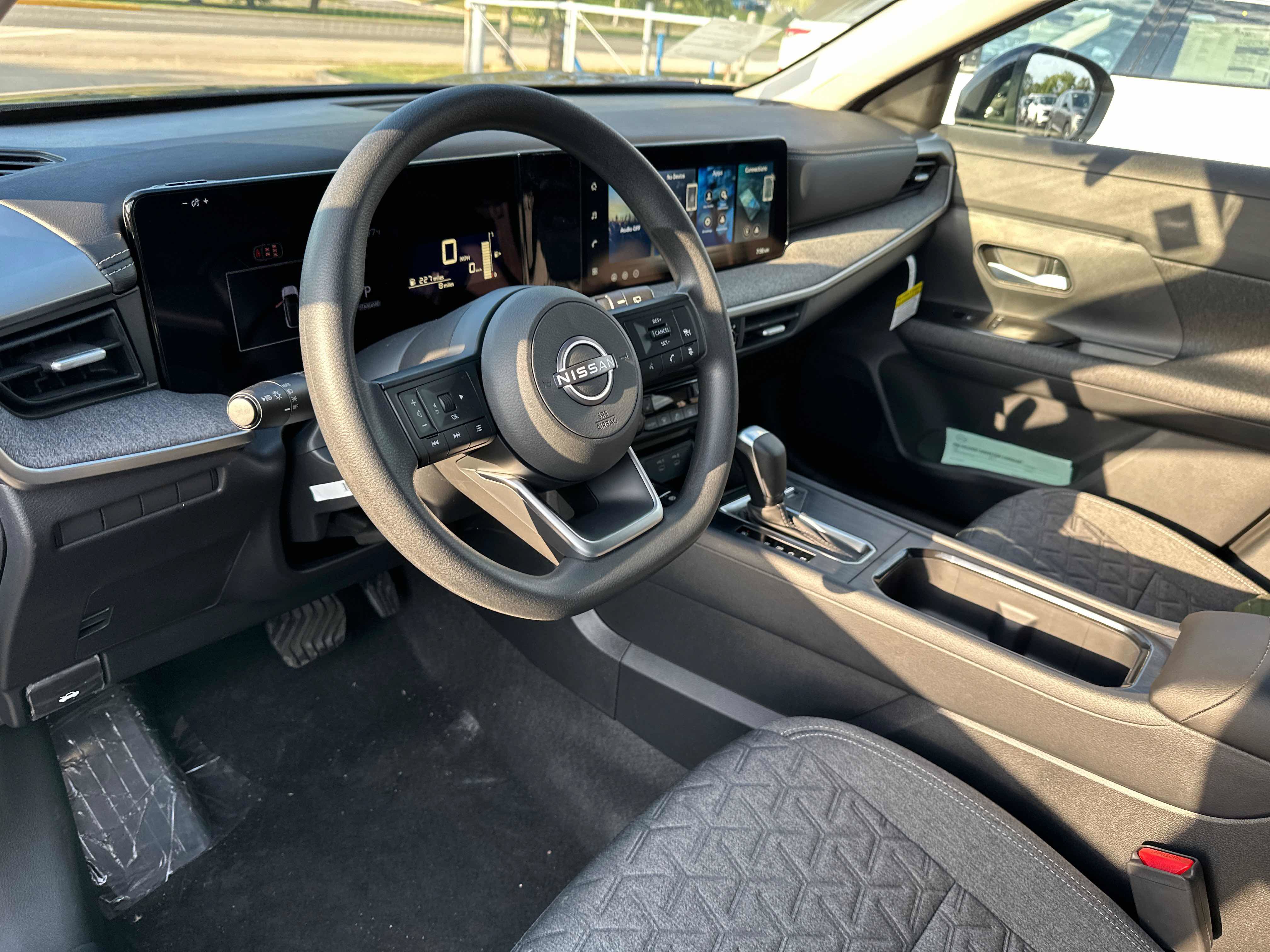 New 2027 Nissan Kicks SV AWD/4WD image 31