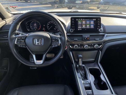 Used 2021 Honda Accord Sport image 4