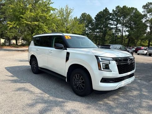 Used 2025 Nissan Armada SV AWD/4WD image 7