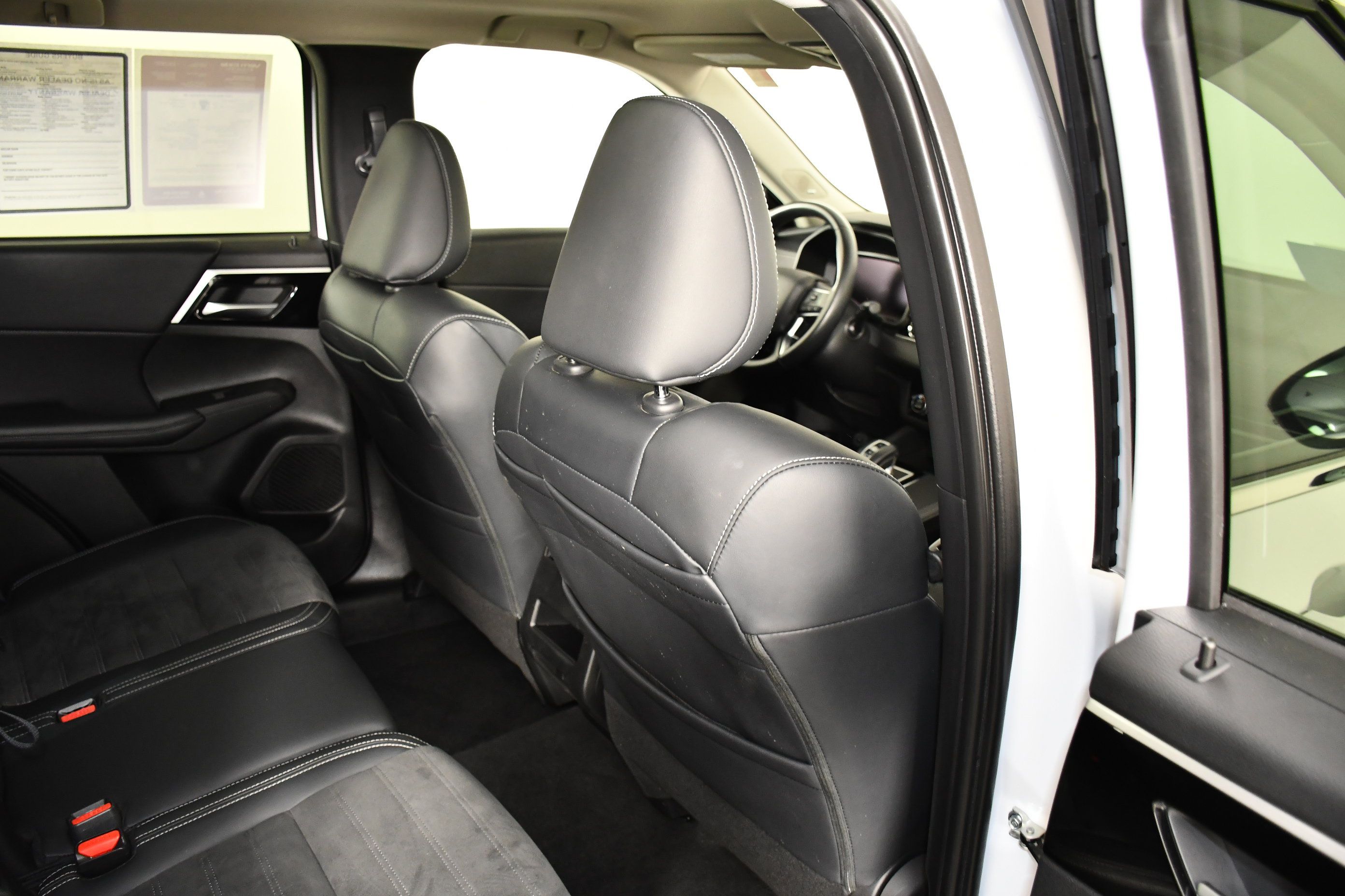 Used 2024 Mitsubishi Outlander SE AWD/4WD image 43