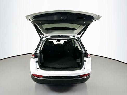 Used 2023 Jeep Grand Cherokee Limited w/ Black Appearance Package image 30