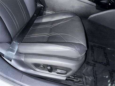 Used 2021 Lexus ES 300h w/ Accessory Package image 15