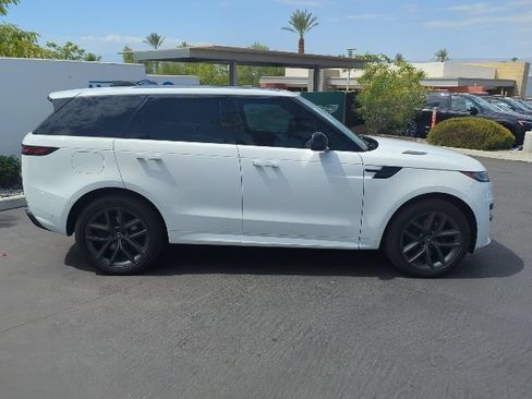 Used 2024 Land Rover Range Rover Sport Dynamic SE AWD/4WD image 4