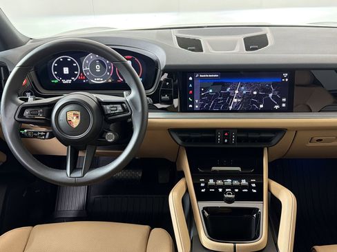 Certified 2026 Porsche Cayenne AWD/4WD image 19