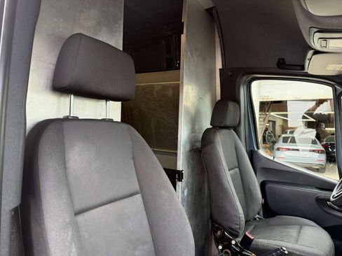 Used 2019 Mercedes-Benz Sprinter 170 image 26